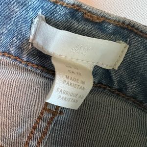 H&M light wash stretch jeans